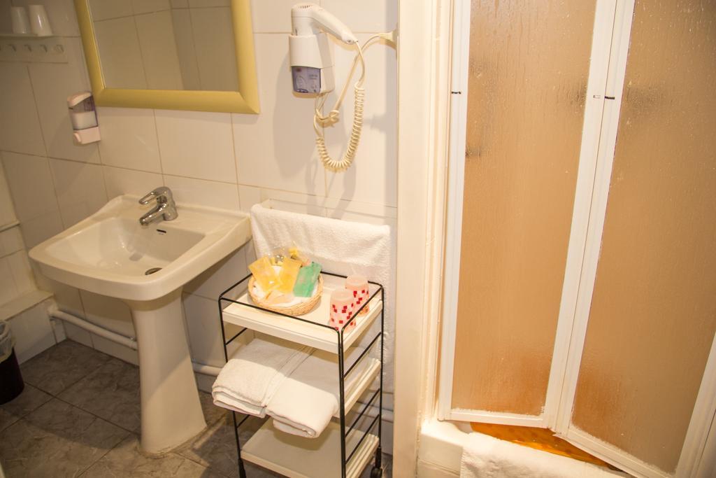 برشلونة Hostal Aribau المظهر الخارجي الصورة