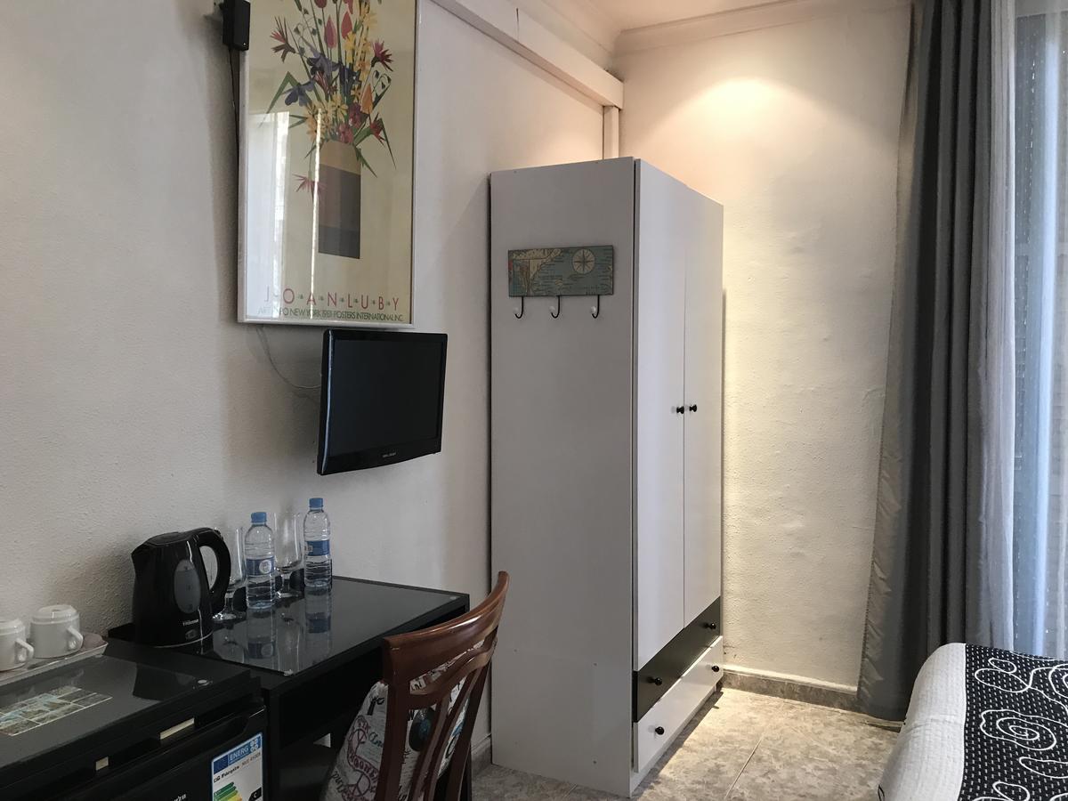 برشلونة Hostal Aribau المظهر الخارجي الصورة