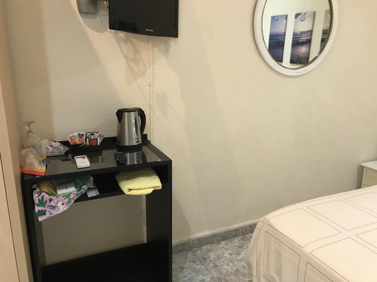 برشلونة Hostal Aribau المظهر الخارجي الصورة